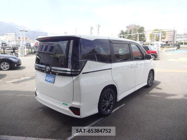 Toyota VOXY 2023-08 237436-1