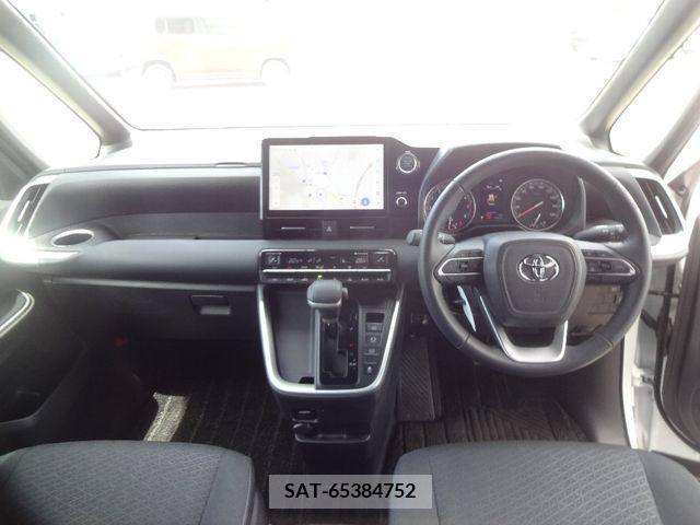 Toyota VOXY 2023-08 237436-2