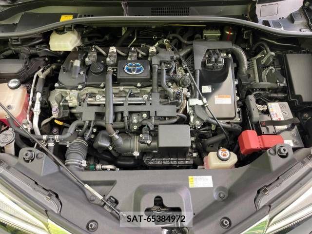 Toyota C-HR 2017-02 264205-18