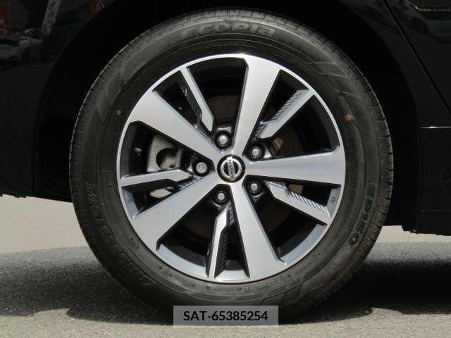 Nissan LEAF 2019-06 297885-9
