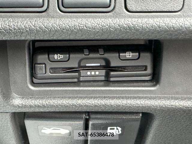 Nissan X-TRAIL 2019-09 379876-10