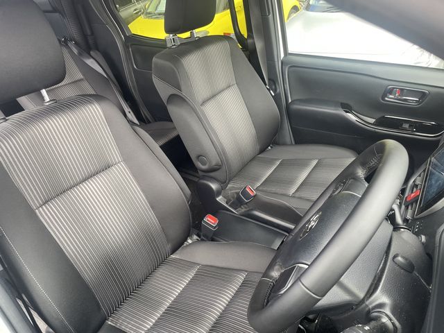 Toyota VOXY HYBRID 2020-08 187495-5