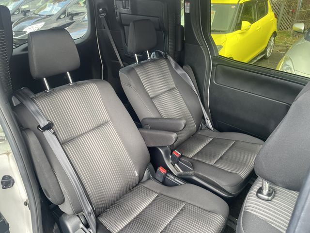 Toyota VOXY HYBRID 2020-08 187495-6