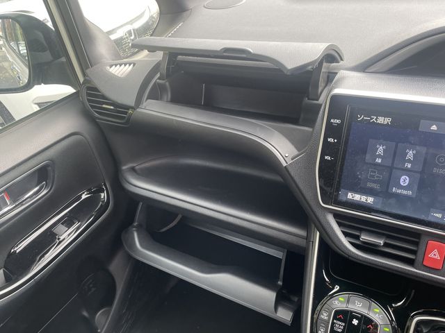 Toyota VOXY HYBRID 2020-08 187495-21