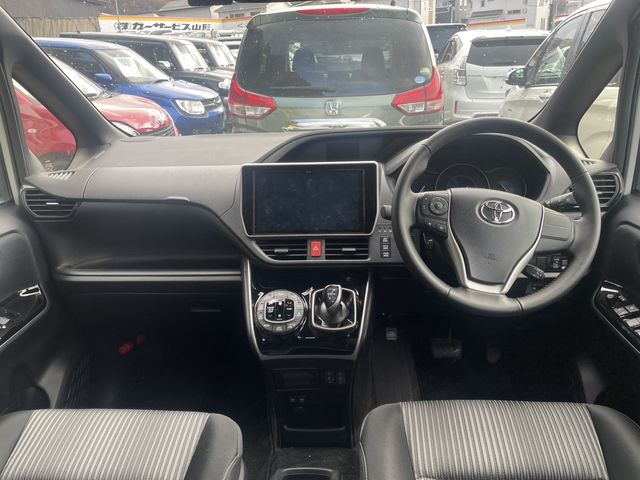Toyota VOXY HYBRID 2020-08 187495-3