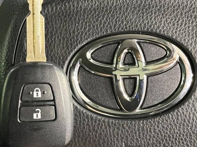 Toyota NOAH 2023-04 184467-7