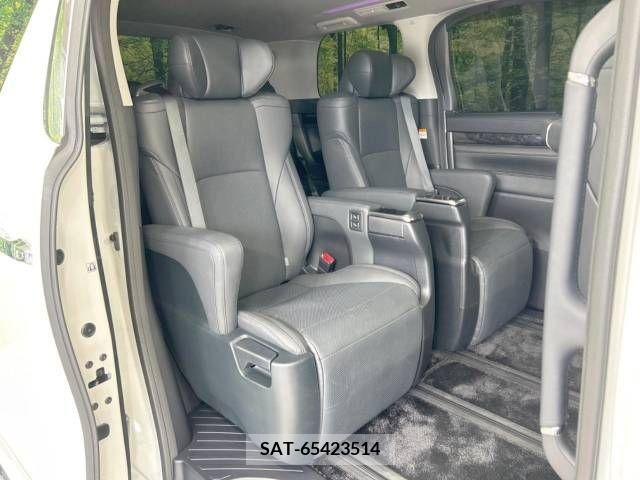 Toyota ALPHARD 2022-10 346858-9