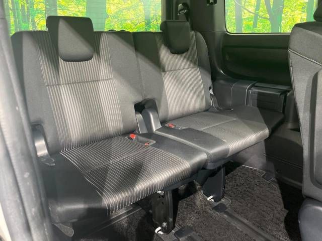 Toyota VOXY 2017-09 183983-10