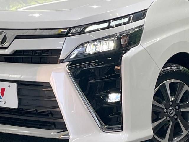 Toyota VOXY 2017-09 183983-13