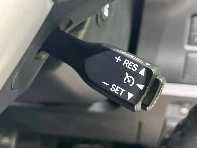 Toyota VOXY 2017-09 183983-6