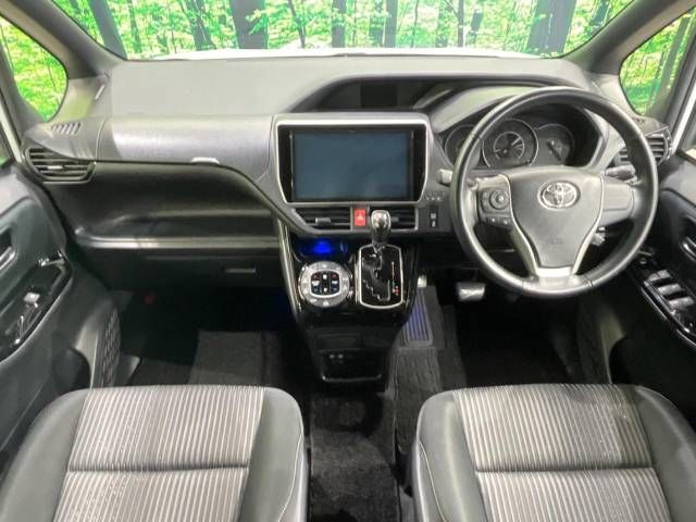 Toyota VOXY 2017-09 183983-1
