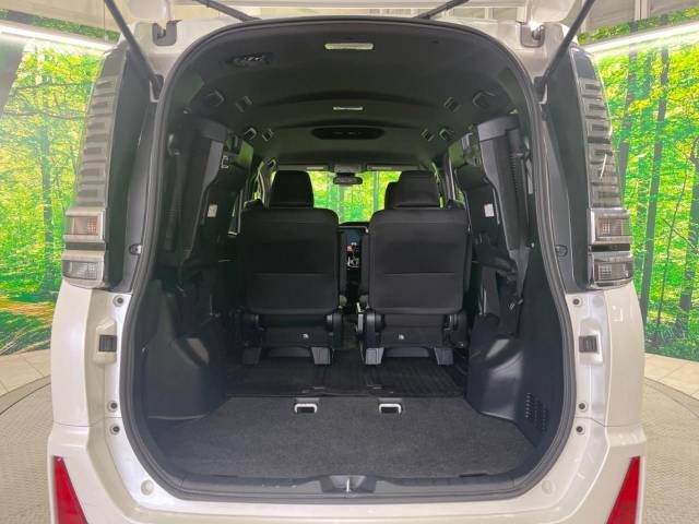Toyota VOXY 2017-09 183983-11