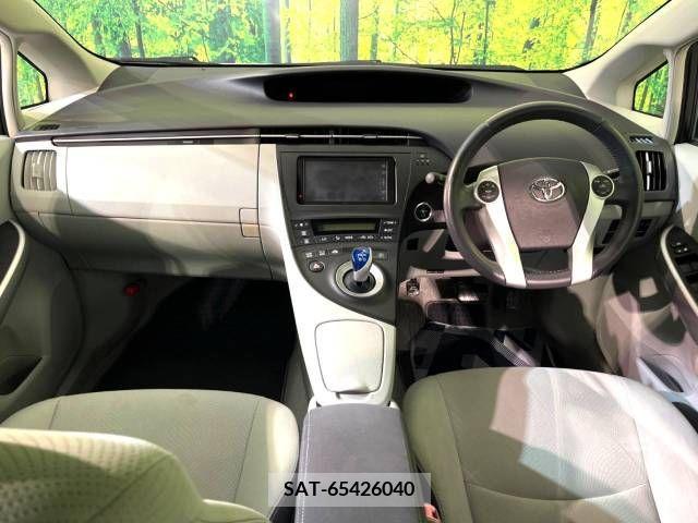 Toyota PRIUS 2011-07 327562-1