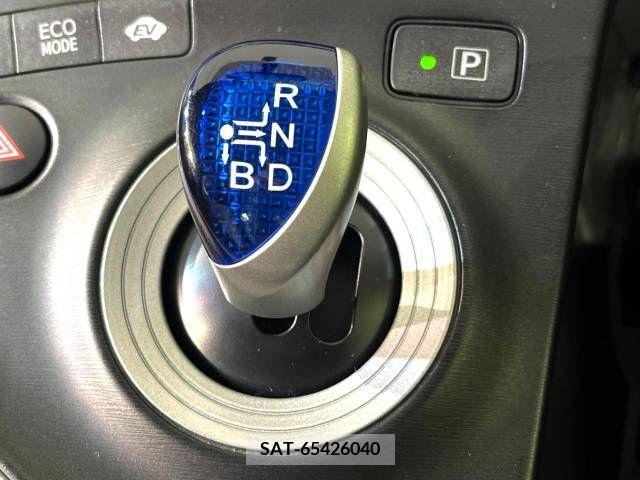 Toyota PRIUS 2011-07 327562-15