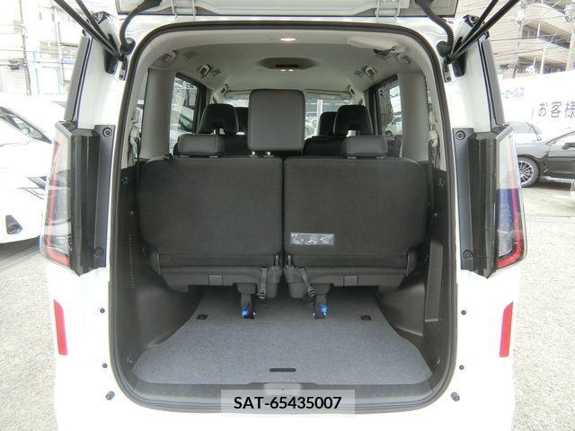 Nissan SERENA 2022-12 372482-8