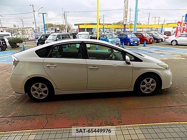 Toyota PRIUS 2012-11 234337-14