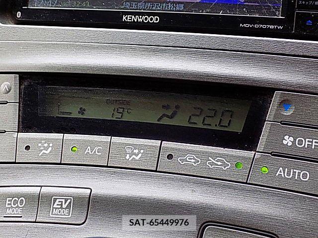 Toyota PRIUS 2012-11 234337-15