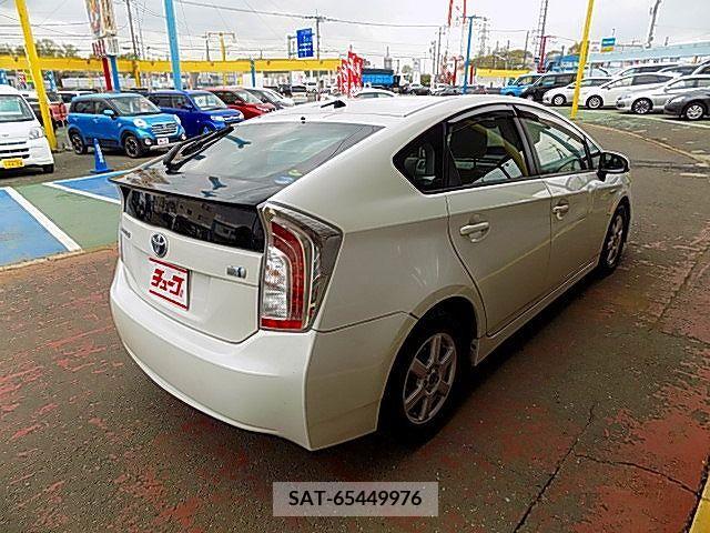 Toyota PRIUS 2012-11 234337-2