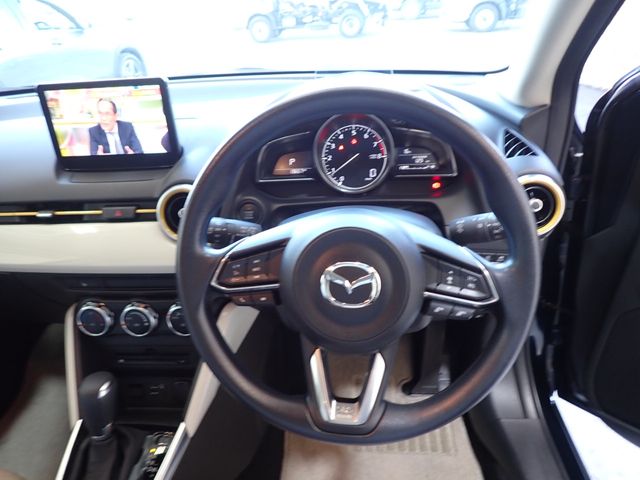 Mazda MAZDA2 2021-11 184136-14