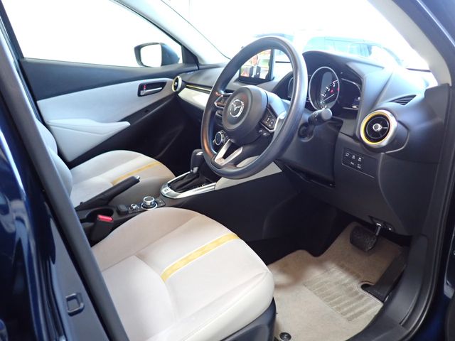 Mazda MAZDA2 2021-11 184136-1