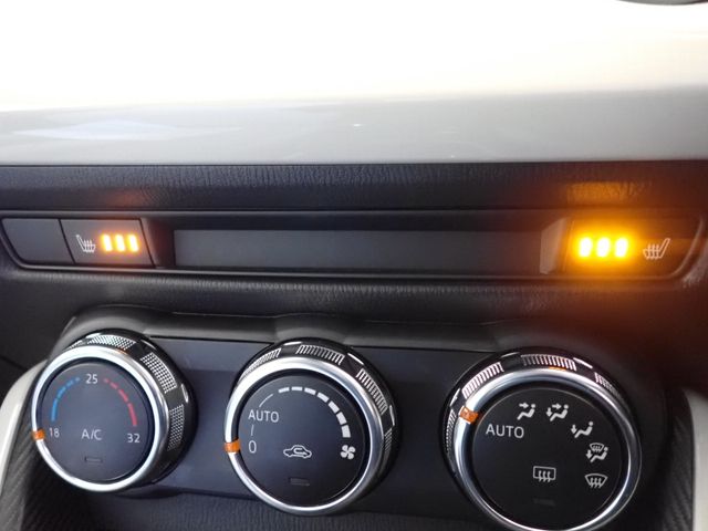 Mazda MAZDA2 2021-11 184136-21