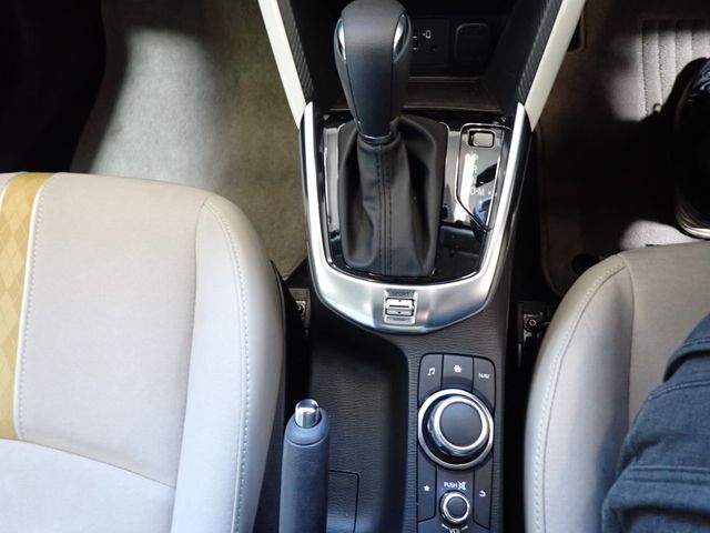 Mazda MAZDA2 2021-11 184136-22