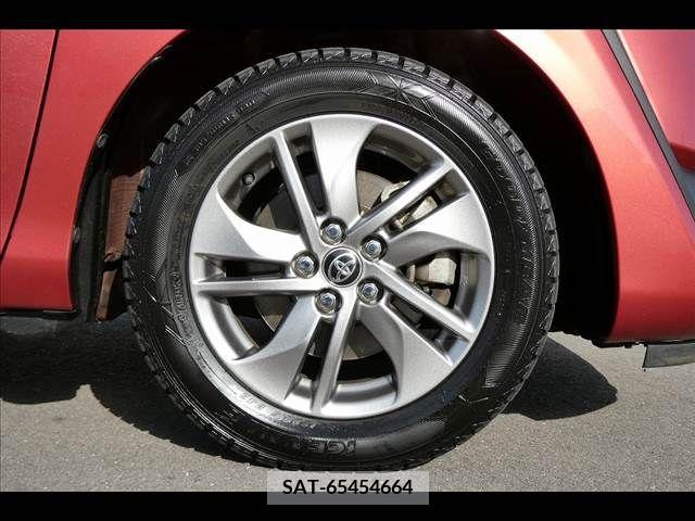 Toyota SIENTA 2015-11 298336-7