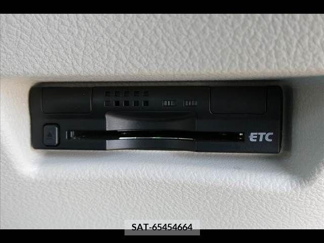 Toyota SIENTA 2015-11 298336-5
