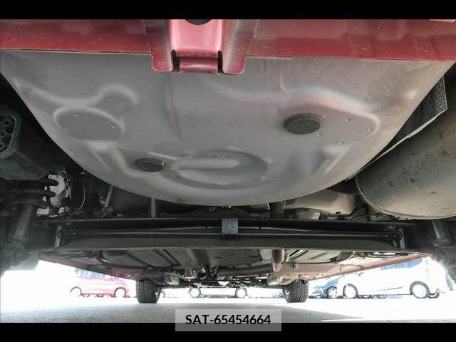 Toyota SIENTA 2015-11 298336-13