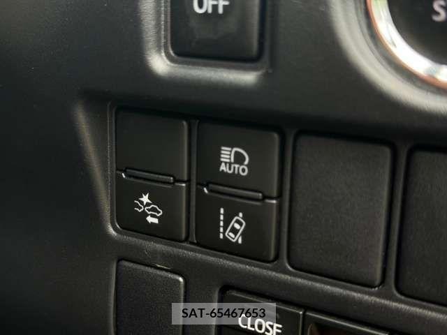 Toyota NOAH 2018-02 373490-18