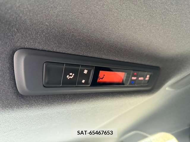 Toyota NOAH 2018-02 373490-24
