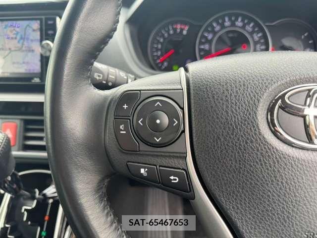 Toyota NOAH 2018-02 373490-15