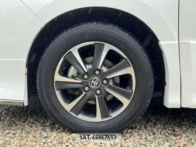 Toyota NOAH 2018-02 373490-8