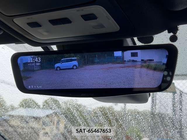 Toyota NOAH 2018-02 373490-22