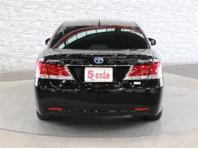 Toyota CROWN MAJESTA 2016-10 10415-7