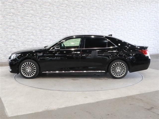 Toyota CROWN MAJESTA 2016-10 10415-6