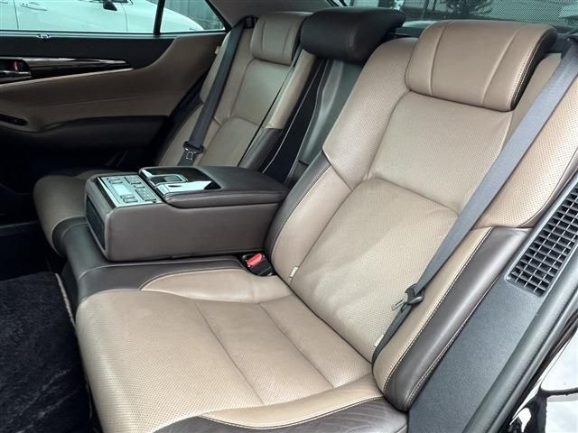 Toyota CROWN MAJESTA 2016-10 10415-19