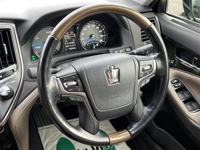 Toyota CROWN MAJESTA 2016-10 10415-11