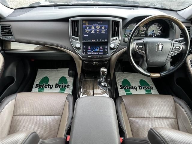 Toyota CROWN MAJESTA 2016-10 10415-10