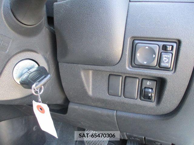 Nissan MARCH 2013-06 337252-23