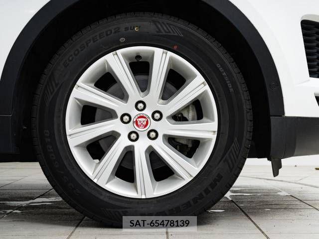 Jaguar E-PACE 2018-09 273174-2