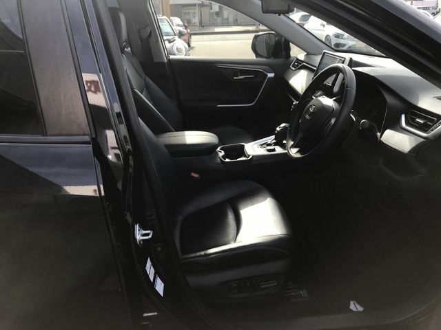 Toyota RAV4 2019-07 196123-3