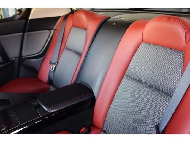Mazda RX-8 2012-01 12957-11