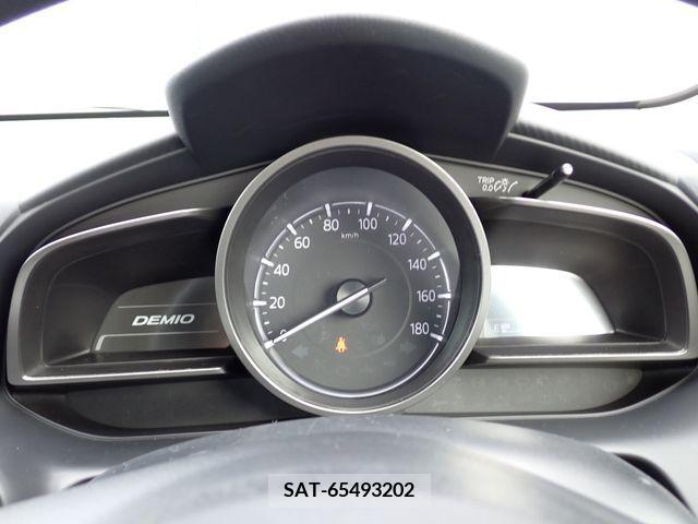 Mazda DEMIO 2019-04 334801-14