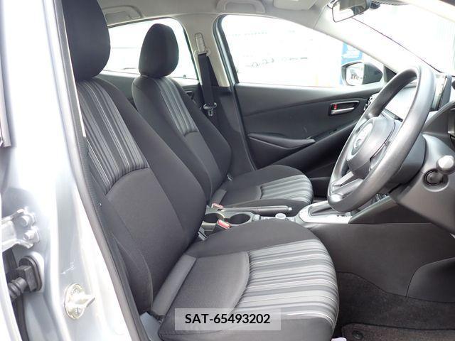 Mazda DEMIO 2019-04 334801-17