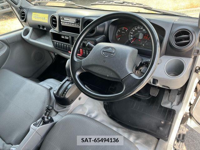 Hino DUTRO 2017-04 345053-13