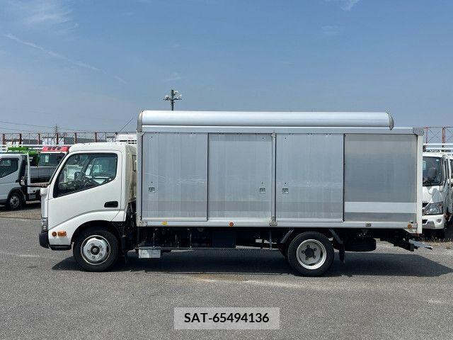 Hino DUTRO 2017-04 345053-2