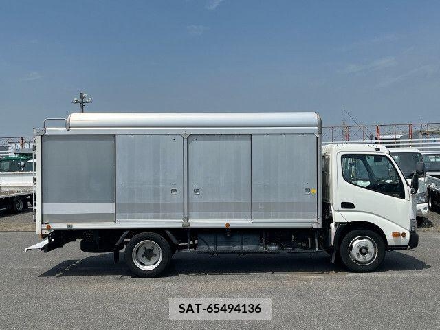 Hino DUTRO 2017-04 345053-3