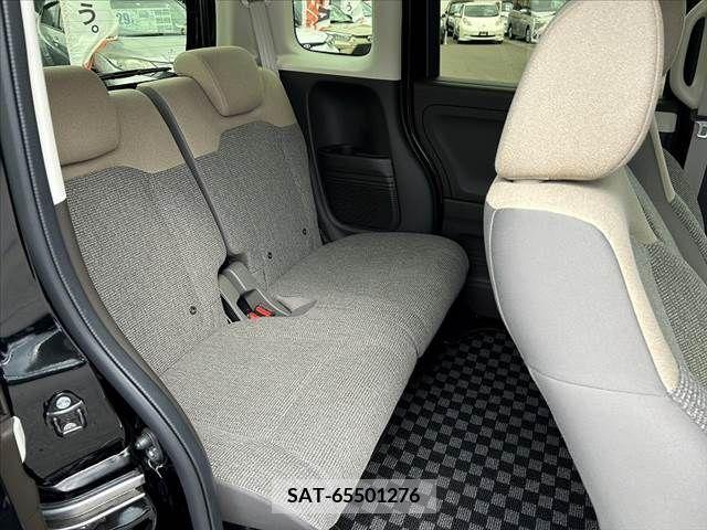 Honda N BOX 2023-04 335381-17