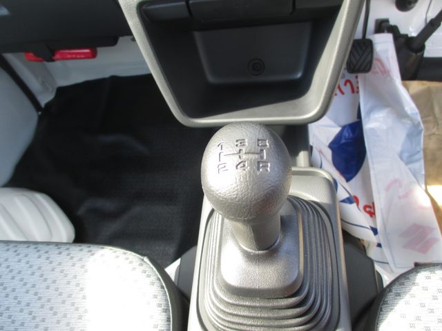 Suzuki CARRY TRUCK 2023-08 16307-12